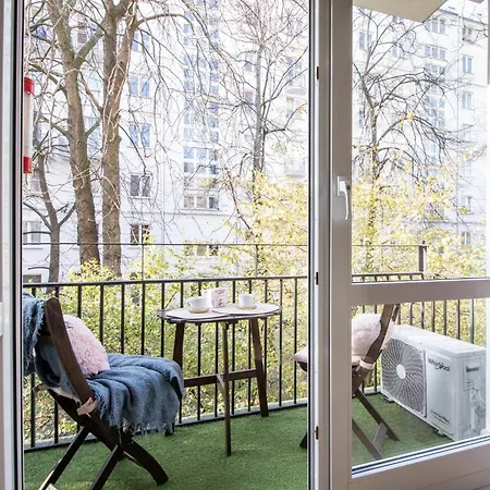 Center Apartment *